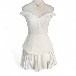 Showpo white off the shoulder corset dress Size 2 NWT Perfect summer photoshoot